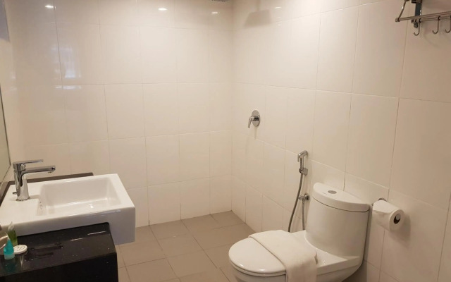 Heeren Straits Hotel