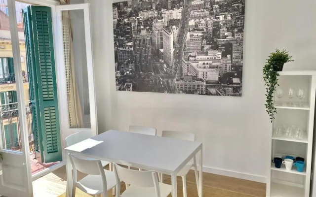 2 Bdr Eixample Apartment