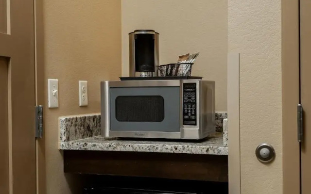 Clubhouse Hotel Suites Sioux Falls