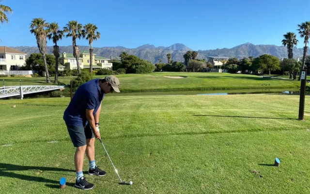 Greenways Golf Estate Sea View Apartment