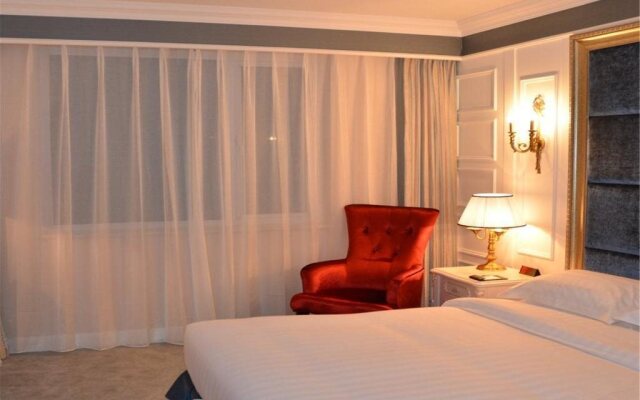 Holiday Garden Hotel