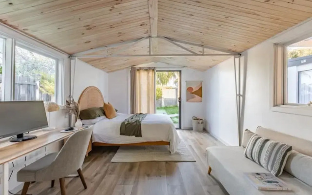 Sol Coastal Retreat - Outdoor Spa and Sauna