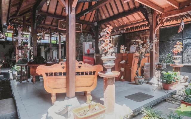 RedDoorz near Galeria Mall 2