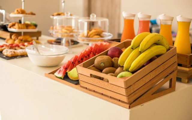 Atma Beach Rooms & Suites