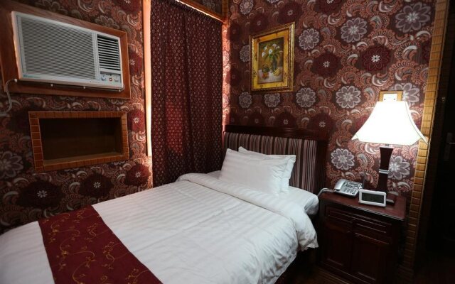 Moon Plaza Hotel