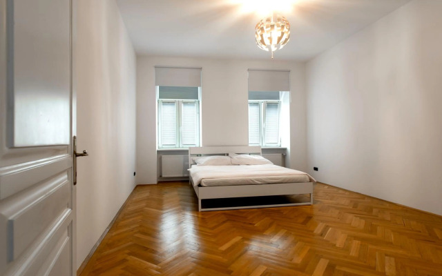 3-Bedroom Apartment in Central Vienna