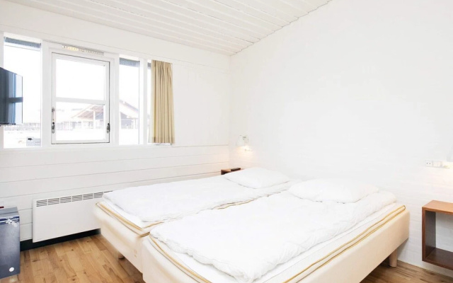 6 Person Holiday Park Home in Saeby