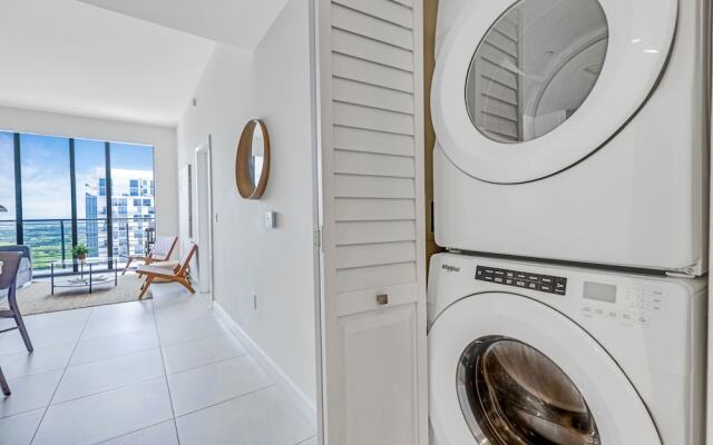 Modern Downtown Doral One-Bedroom Apt