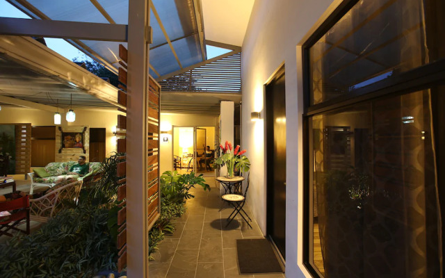 Airport Costa Rica B&B