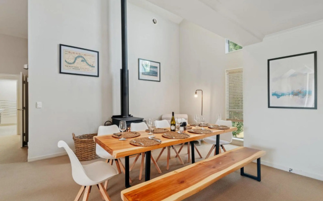 KORU1 - Views on Koru – Guest Rooms – Wanaka