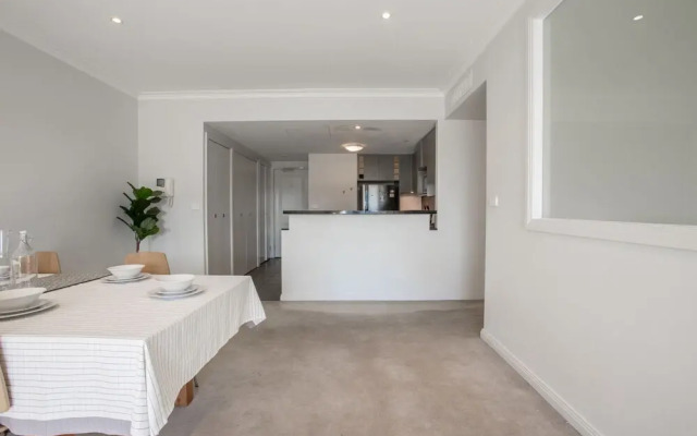 Russell St. Hotel Apartment