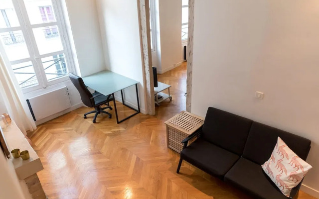 Sunny Dussoubs I Unique 1-br Loft in Montorgueil