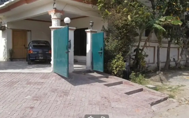 Royal Chelet Family Guest House