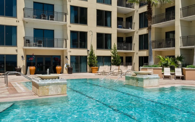 Across From The Beach! Near Pier Park & Dining! Sleeps 6! 2 BR / 2 BA!