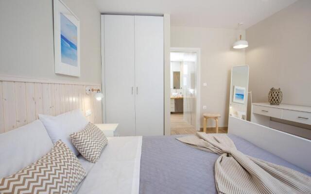 Avi Suites 1