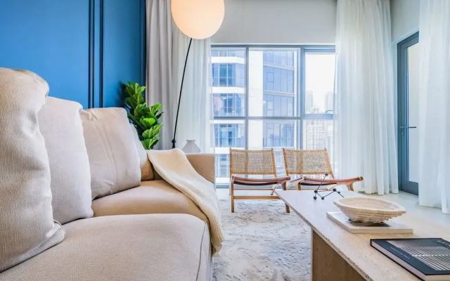 Monty Holiday Home - Serene & Modern Apartment With Burj Khalifa View