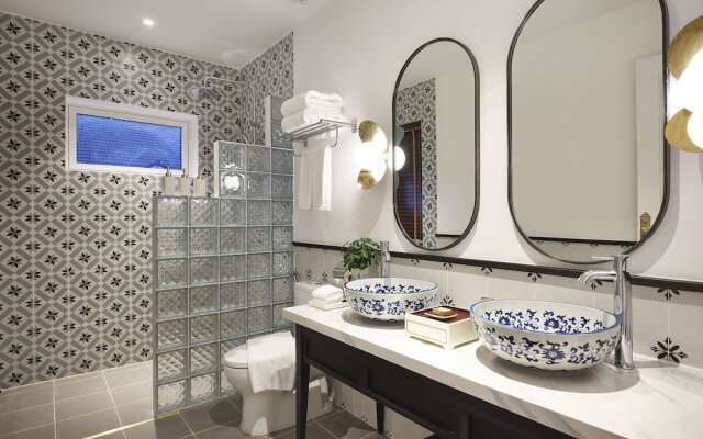 Golden Sun Hotel - Mangden