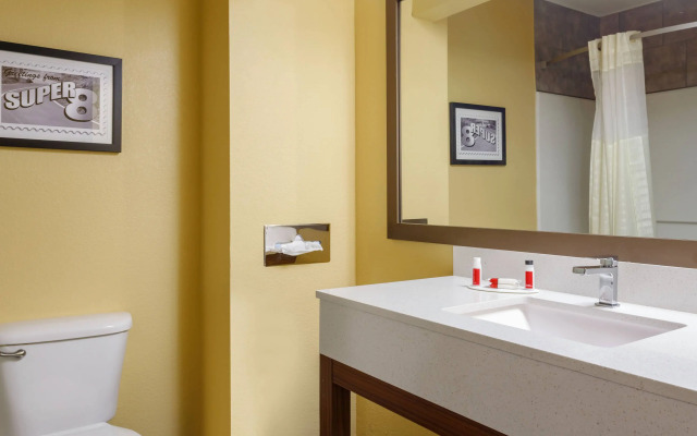 Super 8 by Wyndham Olive Branch