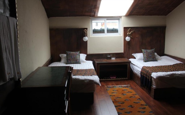 Sandal wood Hostel Inn – Guest Rooms – Shangri-La