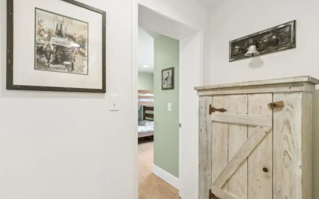 Ocean View 3 Bedroom Home - Pet Friendly