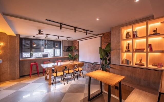 Iforest Hotel (Shanghai Hongkou Football Stadium)
