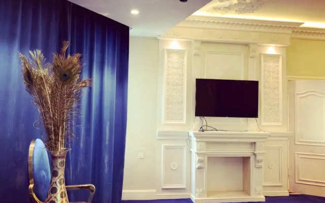 Elegance Hotel