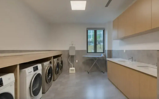 Jiande Aviation Town Maison New Century Resort Hotel