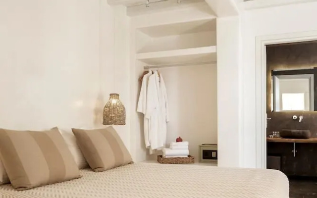 The Naxian Collection Grande Suite With Shared Pool