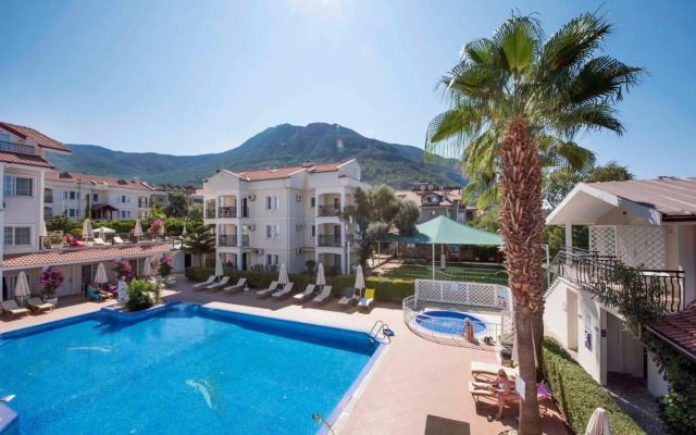Sea Breeze Hotel & Apartments