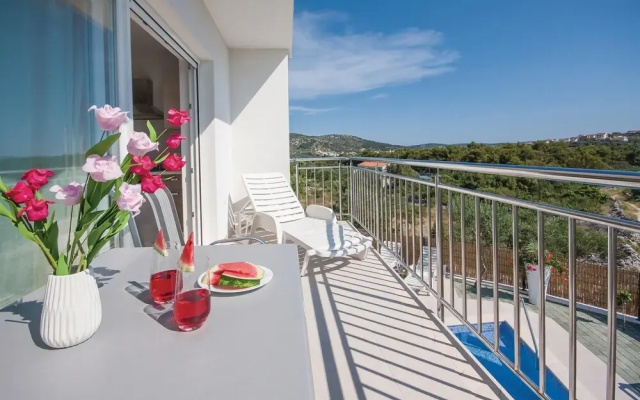 Nice Home in Rogoznica With Wifi and 6 Bedrooms
