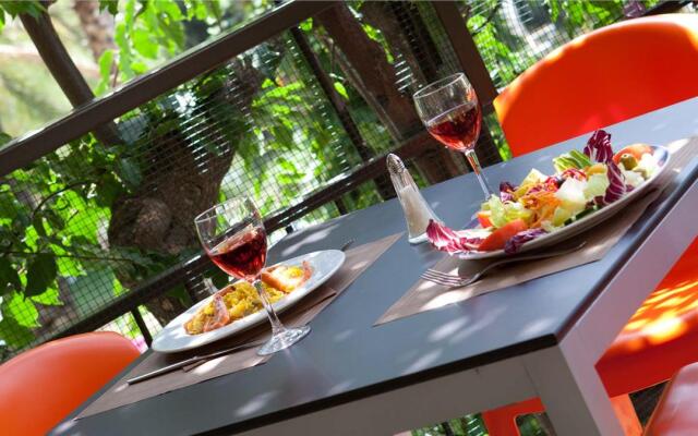Intelier Orange Hotel