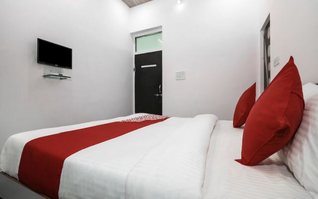 OYO 15243 Hotel Gulab Resort