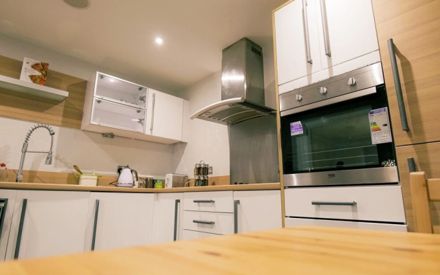 Stunning Holiday Stay With Free Gym and Parking