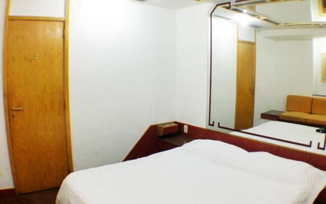 Fridays Hostel - Hotel