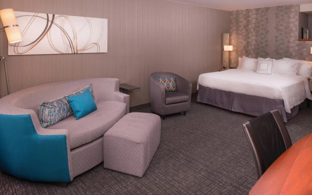 Courtyard Thousand Oaks Ventura County