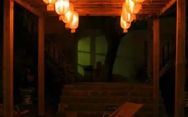 Hill Lily Courtyard