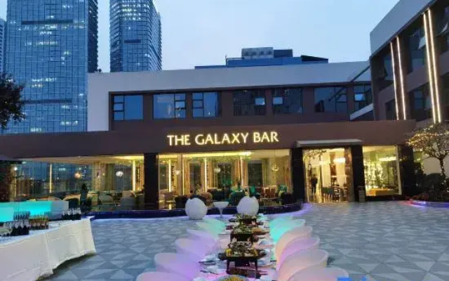 Jinju Hotel (Chengdu Financial City Yintai Center in99)