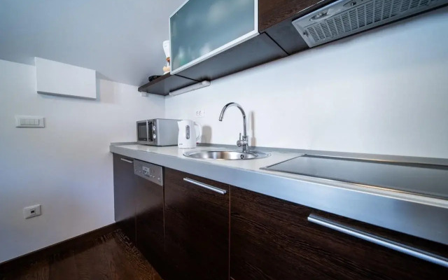 Celenga Apartments with free offsite parking