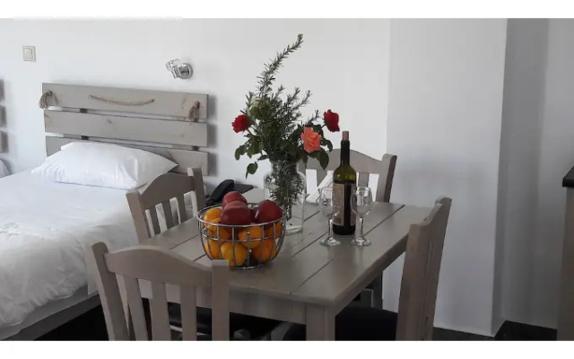 Socrates Organic Village Agrilia