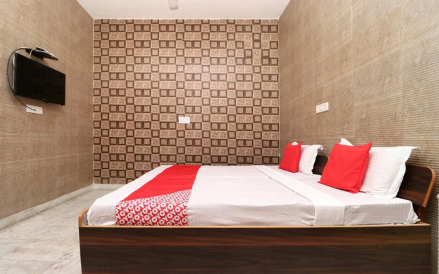 OYO 23066 Shiv Guest House