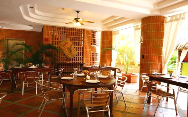 Costa Real Suites