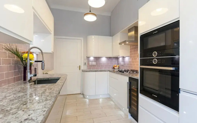 Beautifully Modernised New Town Home