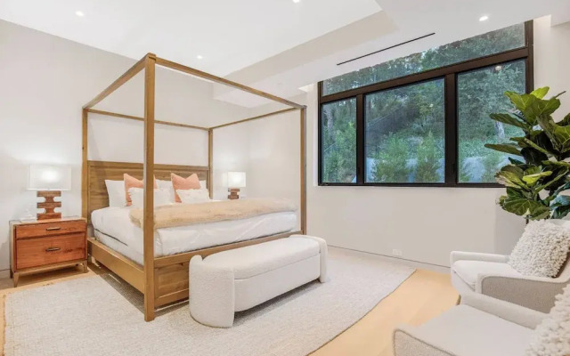 Hutton Modern