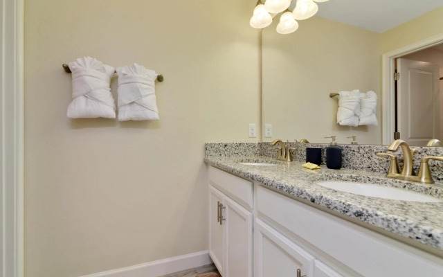 Full Moon Lagoon by VillaDirect