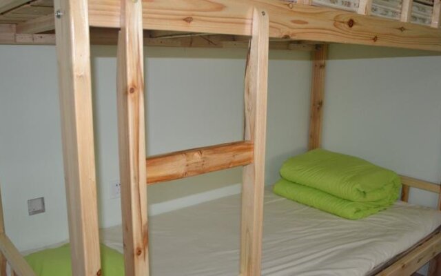 Linxi Xiaozhu Youth Hostel