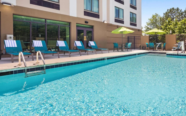 Best Western Plus Birmingham Inn & Suites