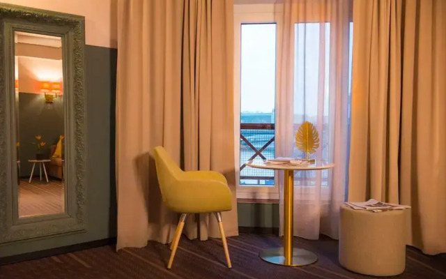 Riverside Royal Hotel