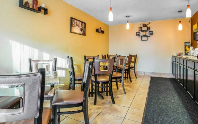 AmericInn by Wyndham Mosinee Central Wisconsin Airport