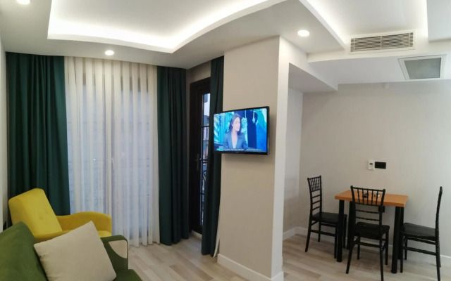 White Golden Suite Hotel
