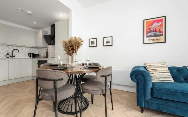 Cottonopolis Suite With 1 Bedrooms and 1 Bathrooms